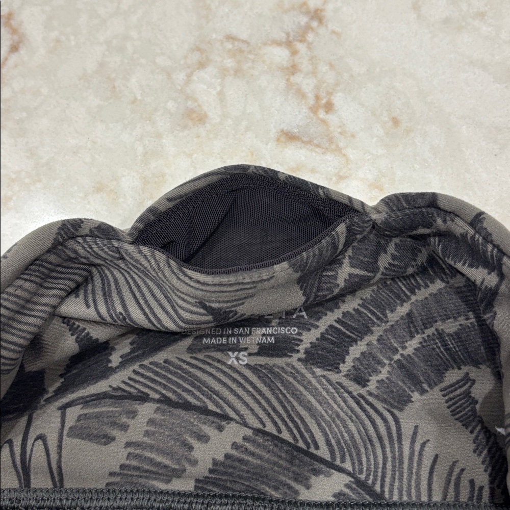 Athleta Black and Gray Leaf Pattern Leggings Size… - image 11